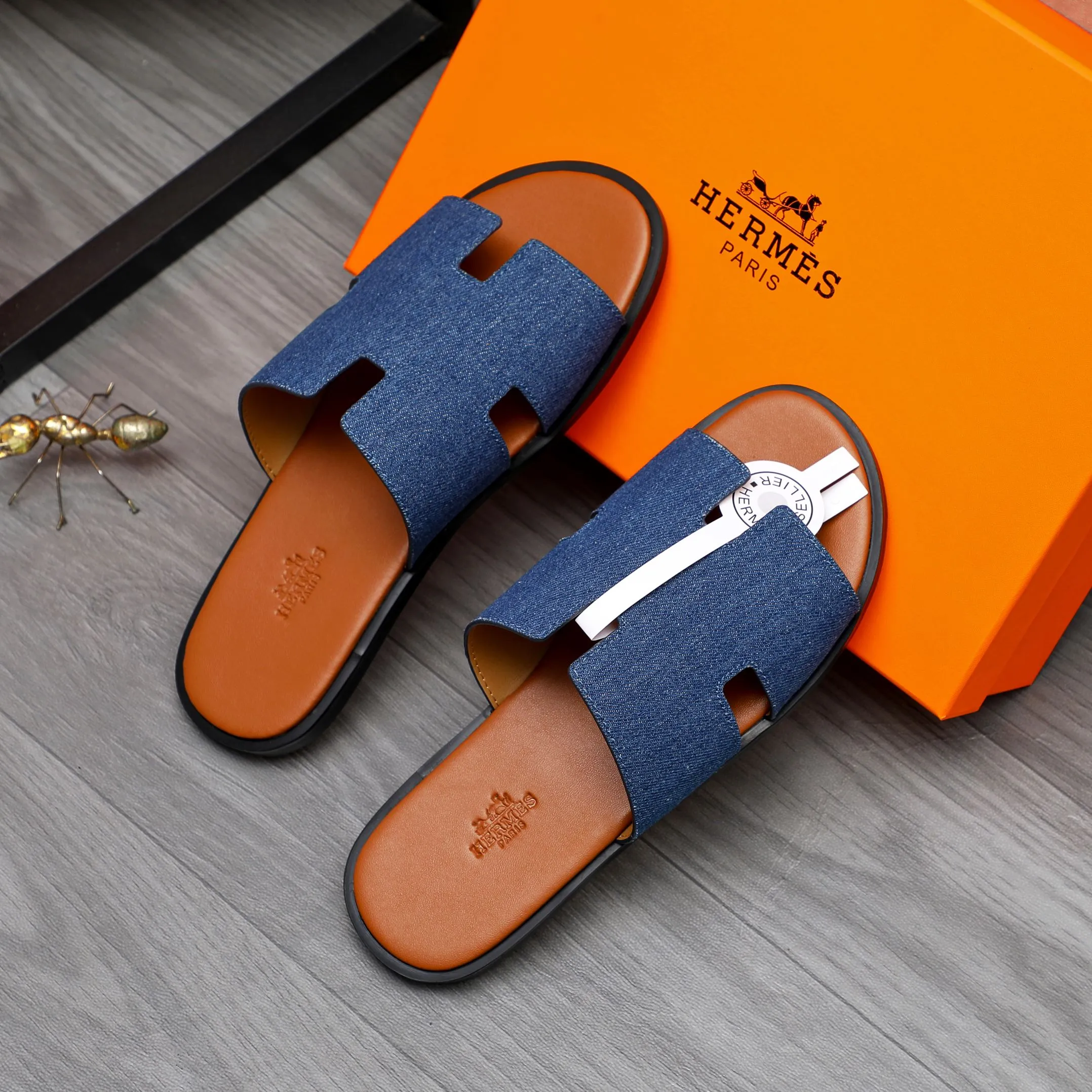 Men's shoes 💰280 Product trademark: Hermes "Hermes" slippers True size: 38-46 Product material: Denim breathable upper, microfiber lining, original outsole